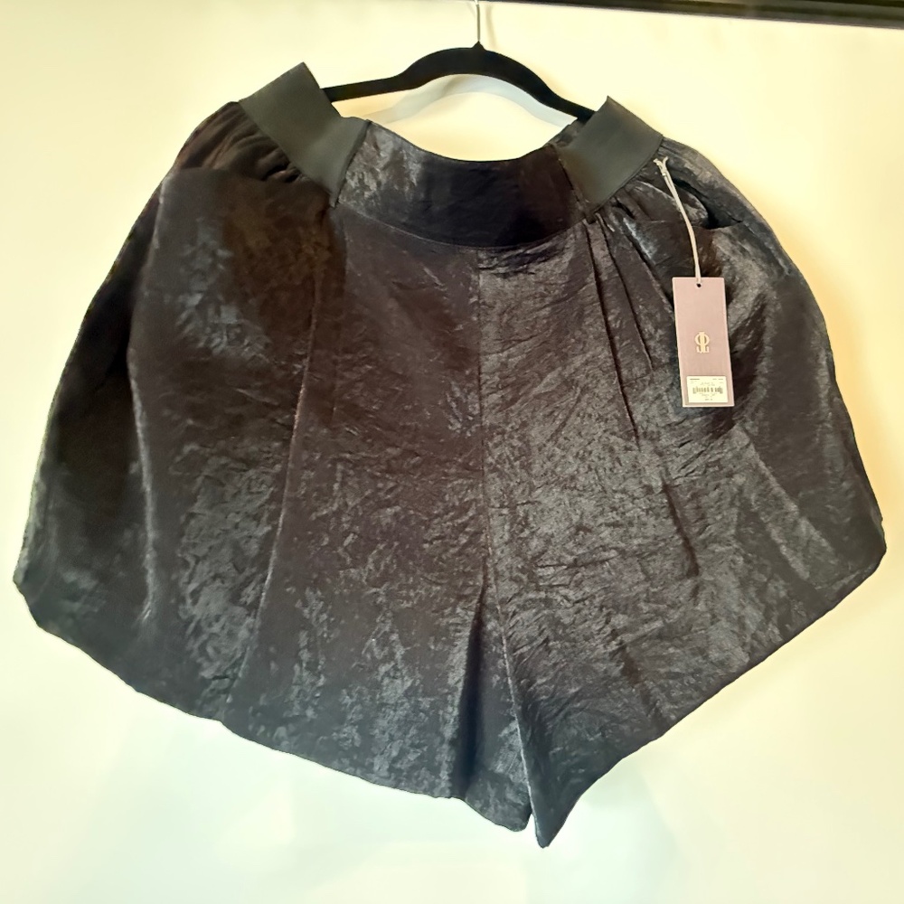NWT Jennifer Lopez Black Sparkle Mini Shorts Size Large
